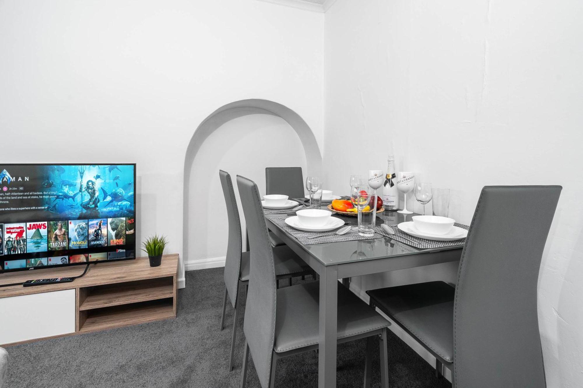 4 Bedroom House - Accommodates 7 - Garden - Parking - Netflix - Wifi - 559T 버밍엄 외부 사진