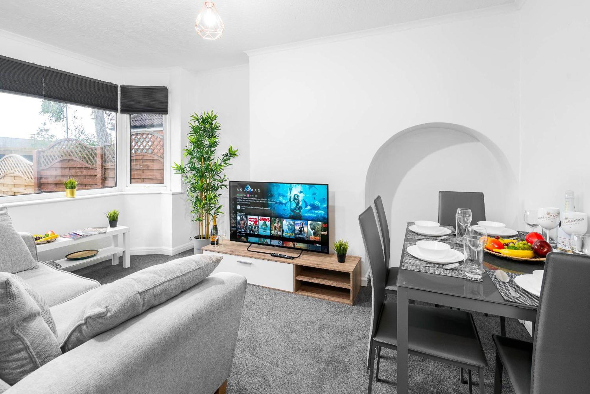 4 Bedroom House - Accommodates 7 - Garden - Parking - Netflix - Wifi - 559T 버밍엄 외부 사진